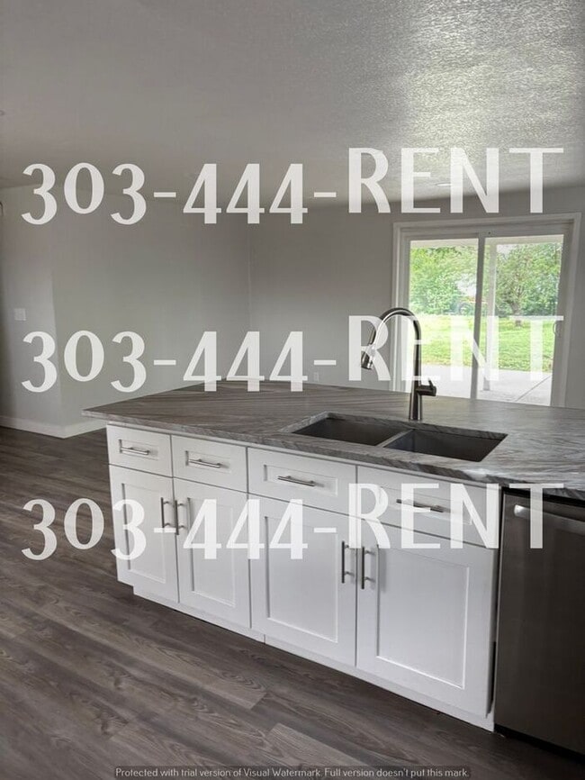 Building Photo - Welcome to this stunning 3-bedroom, 2-bath...