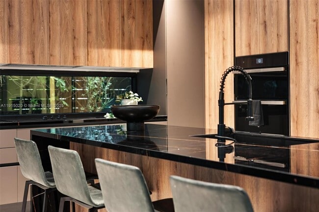 Building Photo - 77 SW 18th Terrace