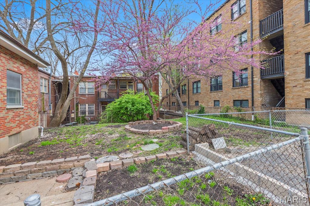 Building Photo - 7347 Dale Ave