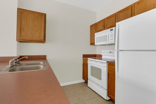 Building Photo - Available Now! Gated Community.