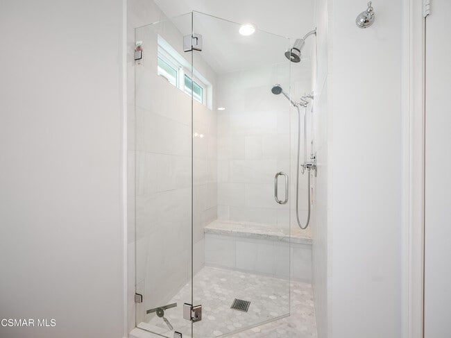 Building Photo - 5235 Evanwood Ave
