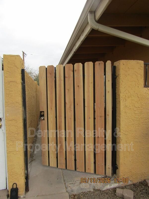 Building Photo - 7109 N 68th Dr