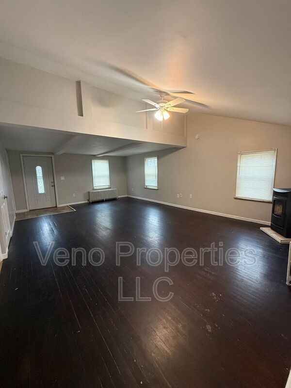 Building Photo - 5 Lansing Rd