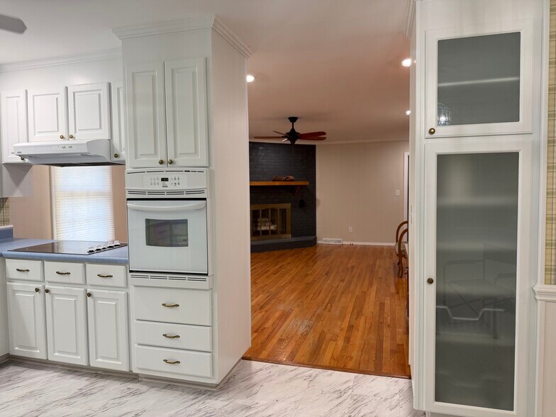 Building Photo - 3 Melbourne Ln