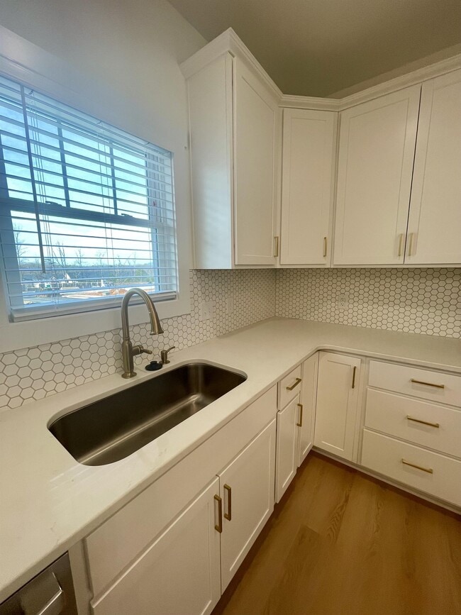 Building Photo - 556 Leesville Rd