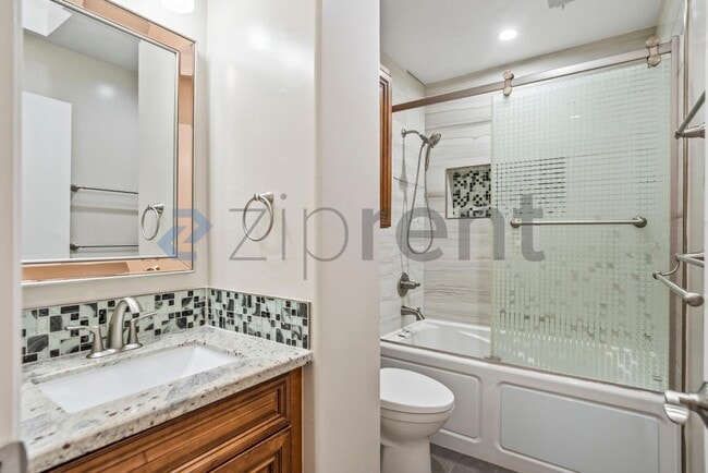 Building Photo - Unit