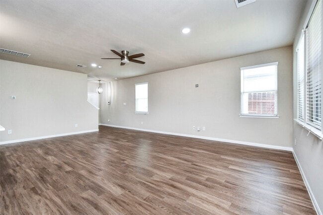 Building Photo - 18638 Lansdowne Stream Path