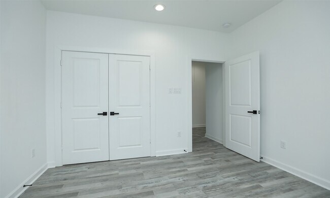 Building Photo - 9315 Ashville Dr