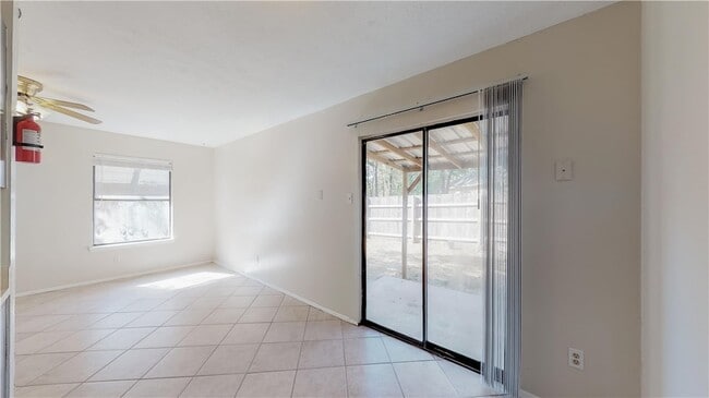 Building Photo - 1004 Verde Dr