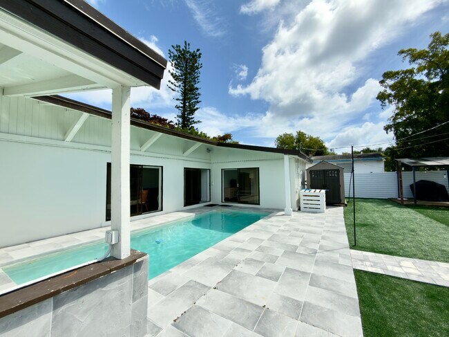 Building Photo - 210 Ocean Pkwy