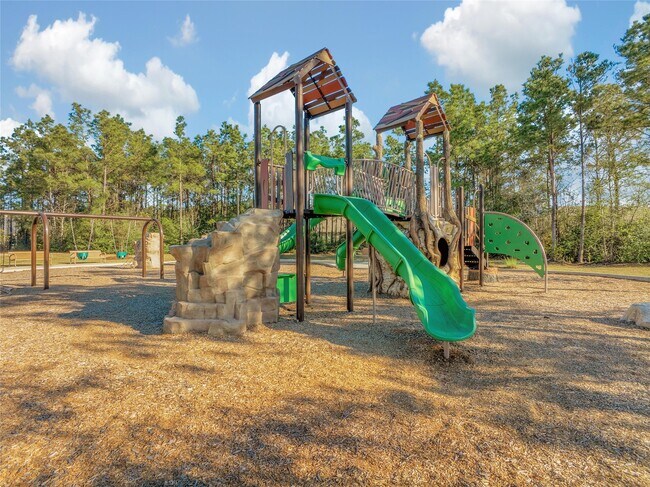 Building Photo - 20343 Green Mountain Dr