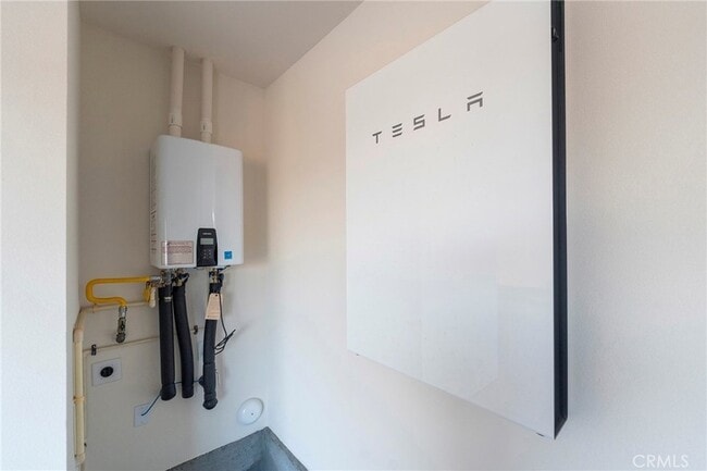 Building Photo - 253 Westdale