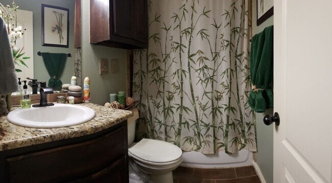 Building Photo - Fantastic home located in West Hill