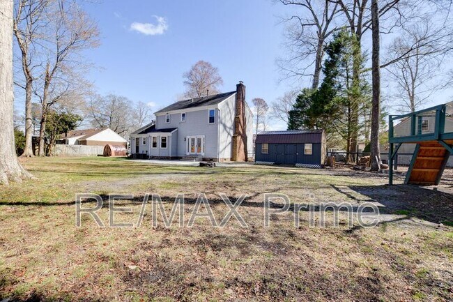 Building Photo - 412 Saddle Ct