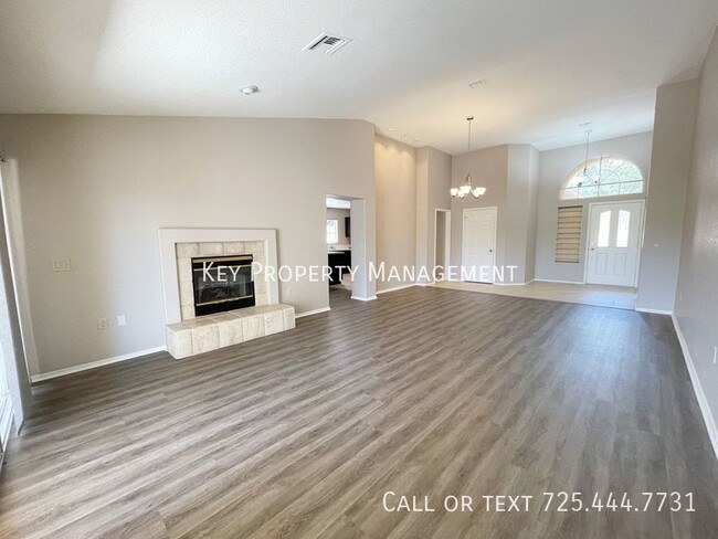 Building Photo - REMODELED 2 BEDROOM 2 BATH TOWNHOME ON THE...