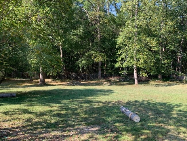 Building Photo - Spacious Ranch House in North Raleigh