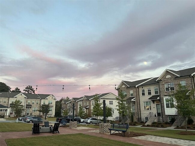 Building Photo - 4405 Sims Pk Overlook