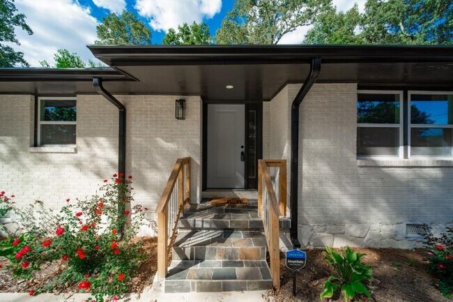 Building Photo - 3154 N Druid Hills Rd