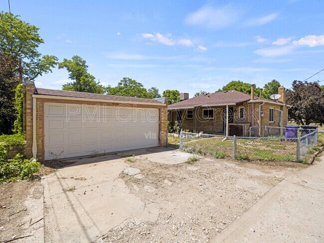 Building Photo - 4726 W 26th Ave