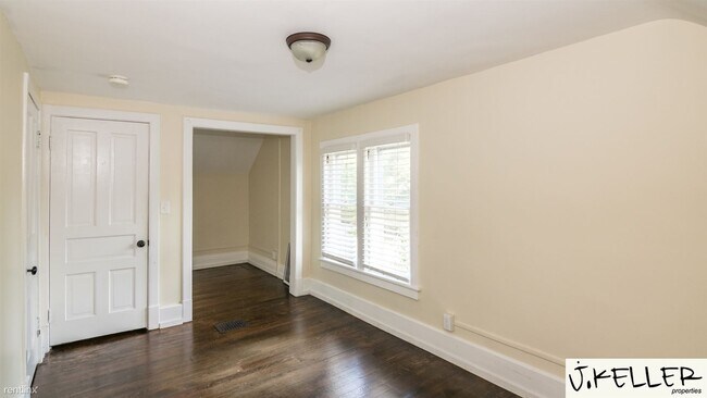Building Photo - 4 br, 2 bath House - 221 W Mosley St