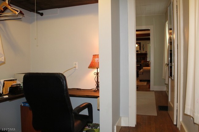 Building Photo - 920 Ridge Rd