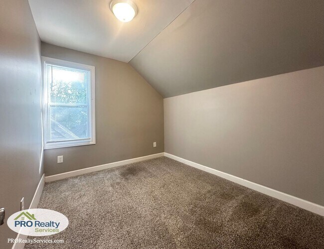Building Photo - 3 Bedroom House In Northeast Minneapolis