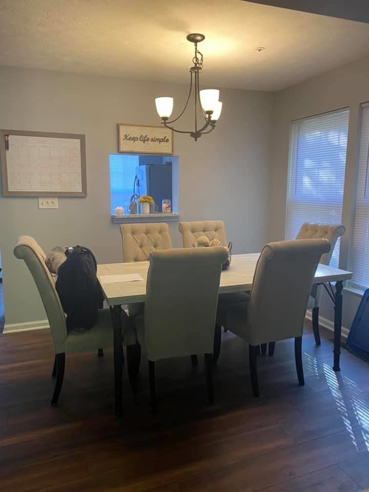 Dining room with furniture - 7812 Foxfarm Ln