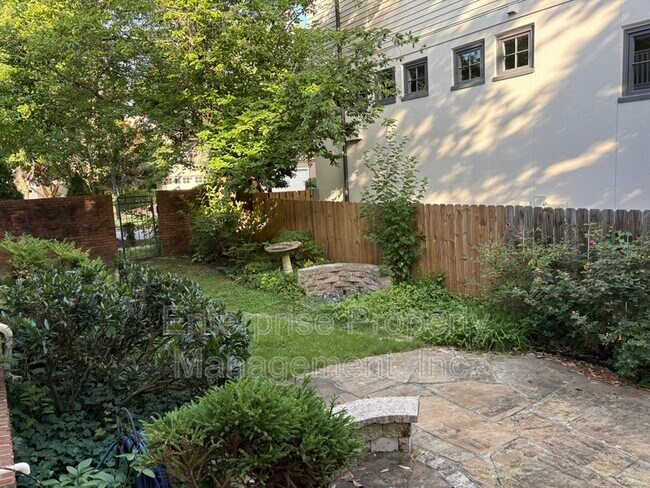Building Photo - 958 Harbor View Dr