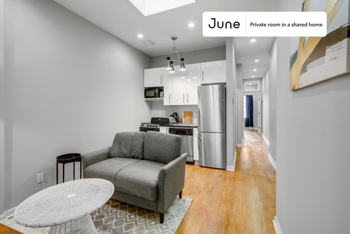 Building Photo - Room in Shared 3 bed/1 bath home in Upper East Side