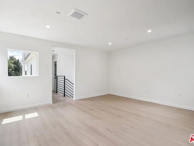 Building Photo - 1677 E 111th St