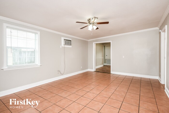 Building Photo - 8013 Powell Dr