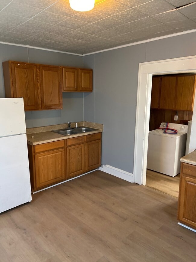 Building Photo - 101 Washington St