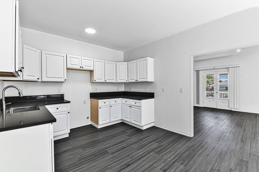 Building Photo - 1503 S Shenandoah St