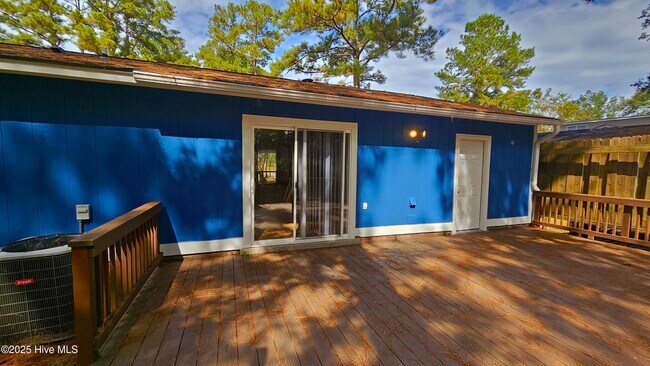 Building Photo - 709 Terrace Ct