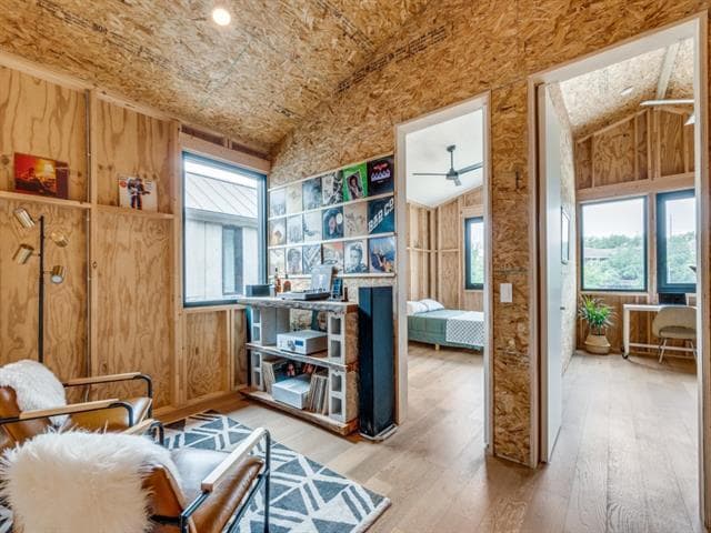 Building Photo - 907 Blackland Ct