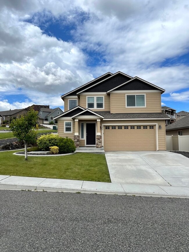 Primary Photo - Beautiful Corner Lot Home for Rent in Badg...