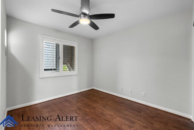 Building Photo - 26914 Rainbow Glen Dr