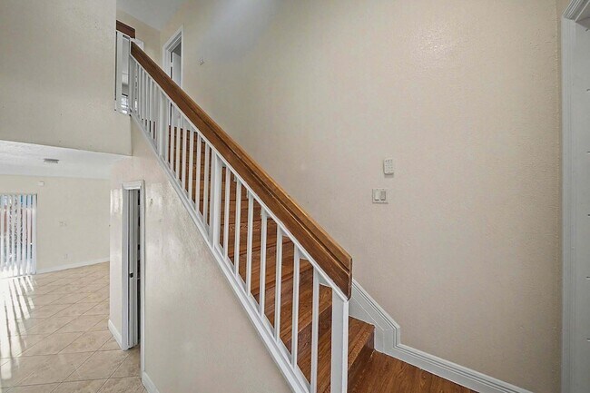 Building Photo - 5789 Woodland Point Dr