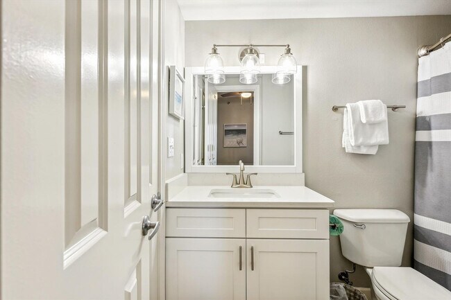 Building Photo - 104 Gulfside Ct