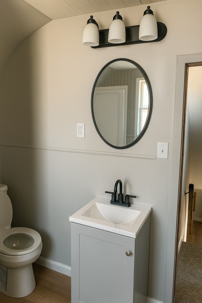 Building Photo - Charming 2BR Home Near Lake Erie – $1,149/month