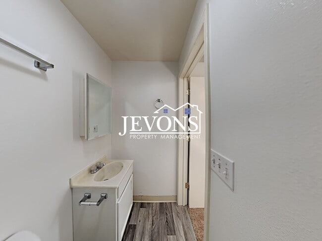 Building Photo - Pet-Friendly 3-Bedroom Home in Naches with Easy Access to Hwy 12