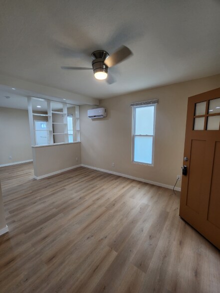 Building Photo - 321 S Osage St
