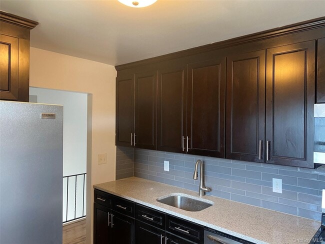 Building Photo - 336 Kensington Ln