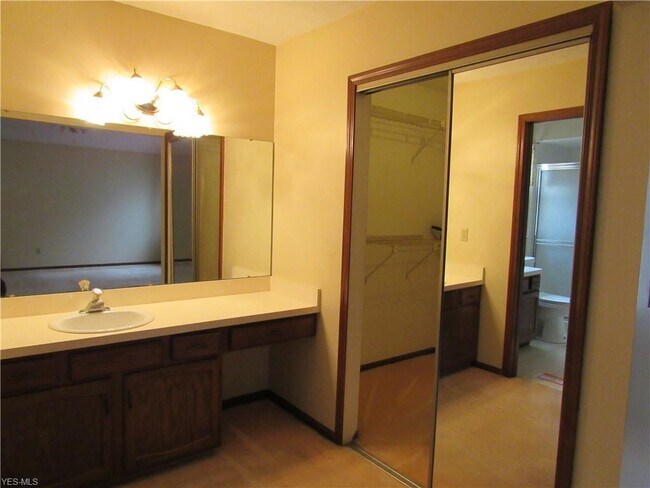 Building Photo - 26929 Heatherwood Cir