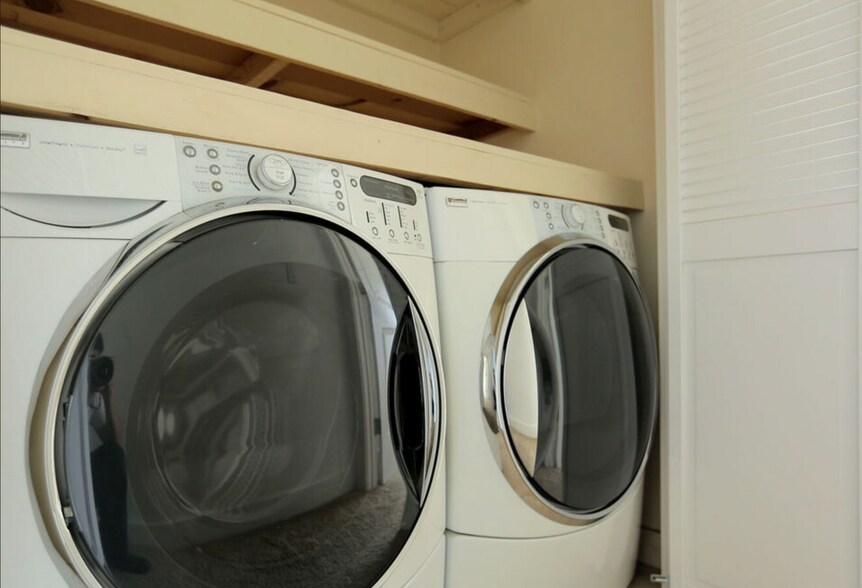 Building Photo - 11851 Laurelwood Dr