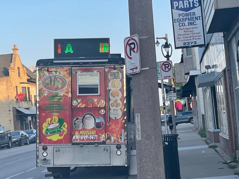 Building Photo - 3411 S Howell Ave