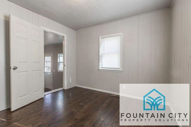 Building Photo - 3901 N Spruce Ave