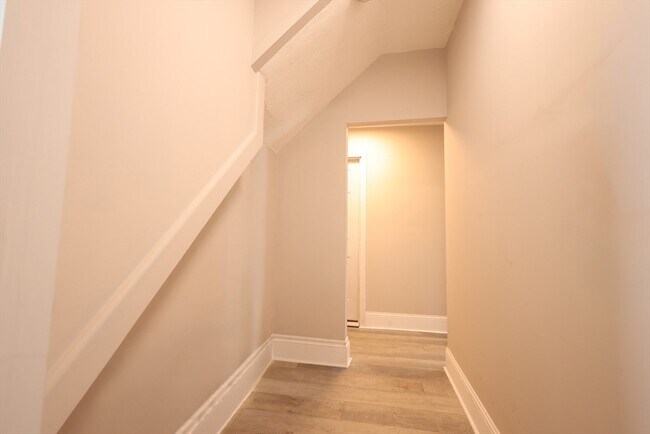 Building Photo - 31 Graham St