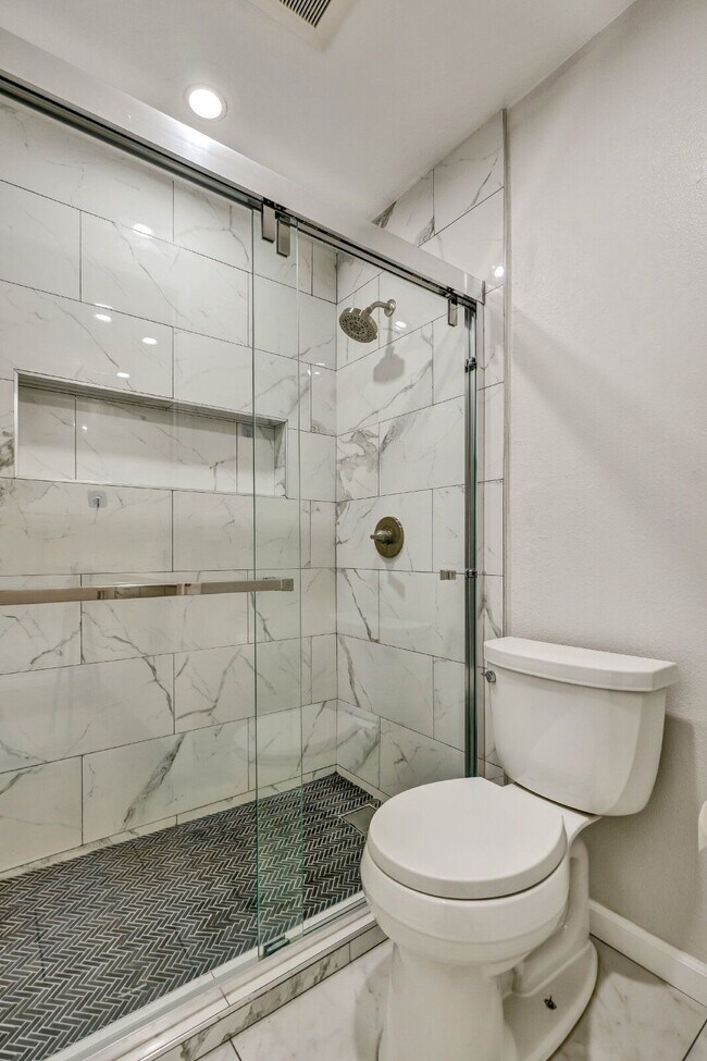 Building Photo - 614 San Conrado Terrace