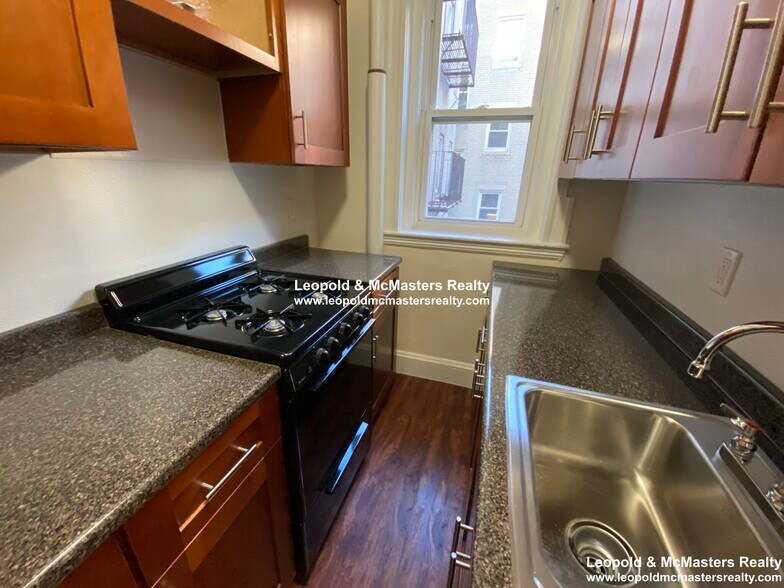 Building Photo - 1198 Boylston St